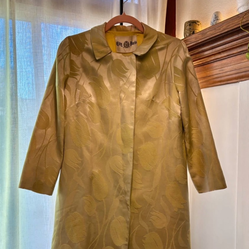 Rare! 1960s Vintage City of Paris Trench Coat with Tulip Detailing